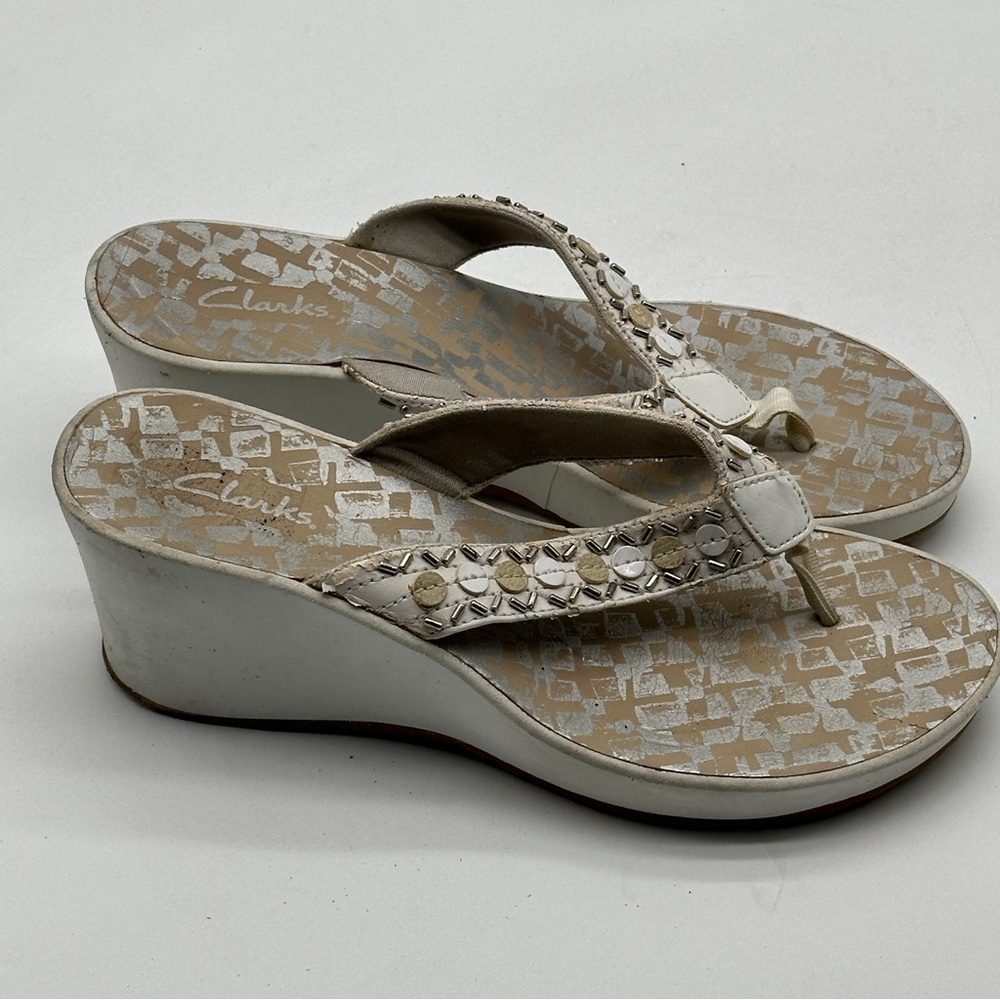 Clark's Women's White Floral Slip‎ on Wedge Heel Thong Sandals Beads 9 M